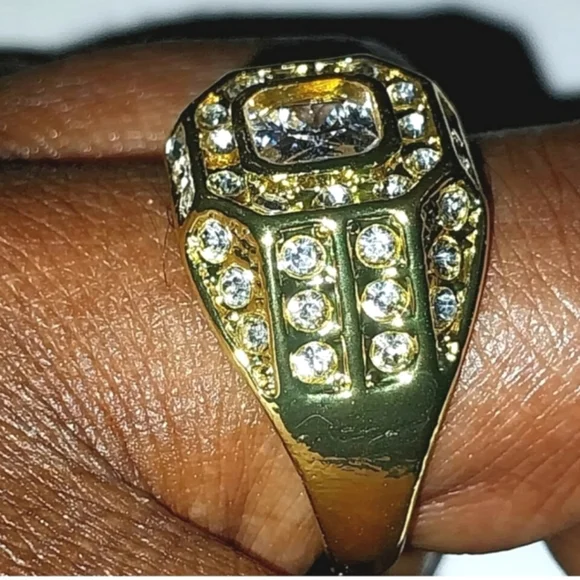 Gold and Silver Vintage Diamond Ring with Intricate Detailing Sz 11